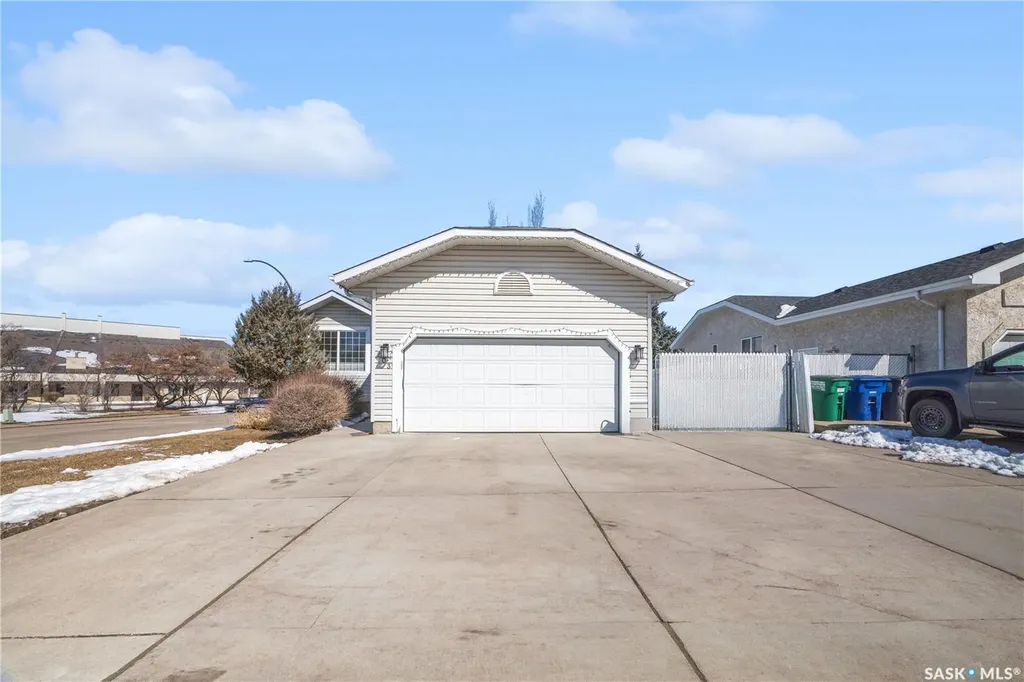 203 Konihowski Road Saskatoon SK S7S 1B2