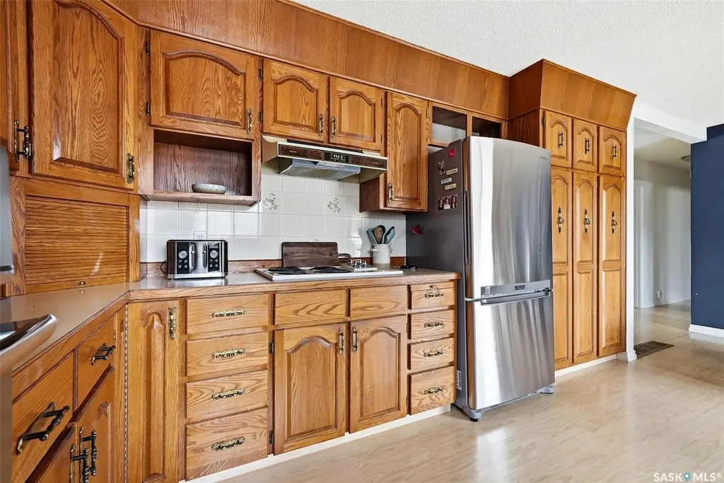 504 11th Street NE Weyburn SK S4H 1J9
