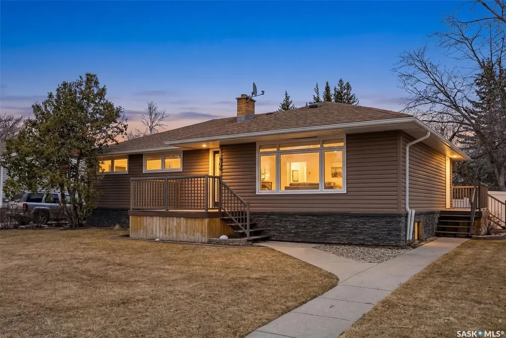 504 11th Street NE Weyburn SK S4H 1J9