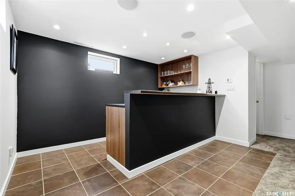504 11th Street NE Weyburn SK S4H 1J9