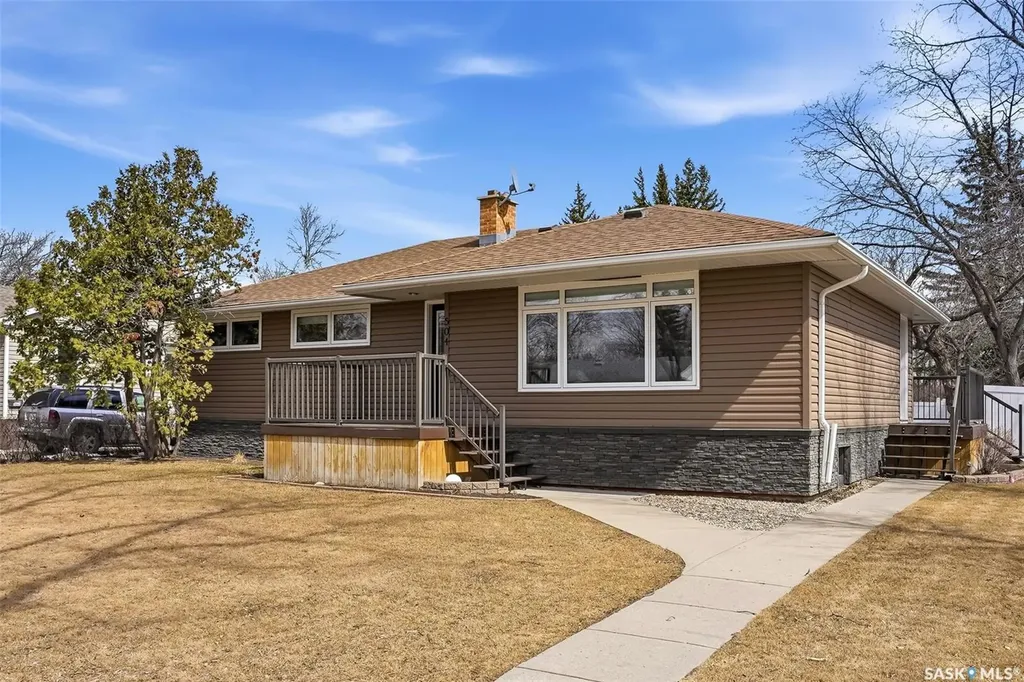 504 11th Street NE Weyburn SK S4H 1J9