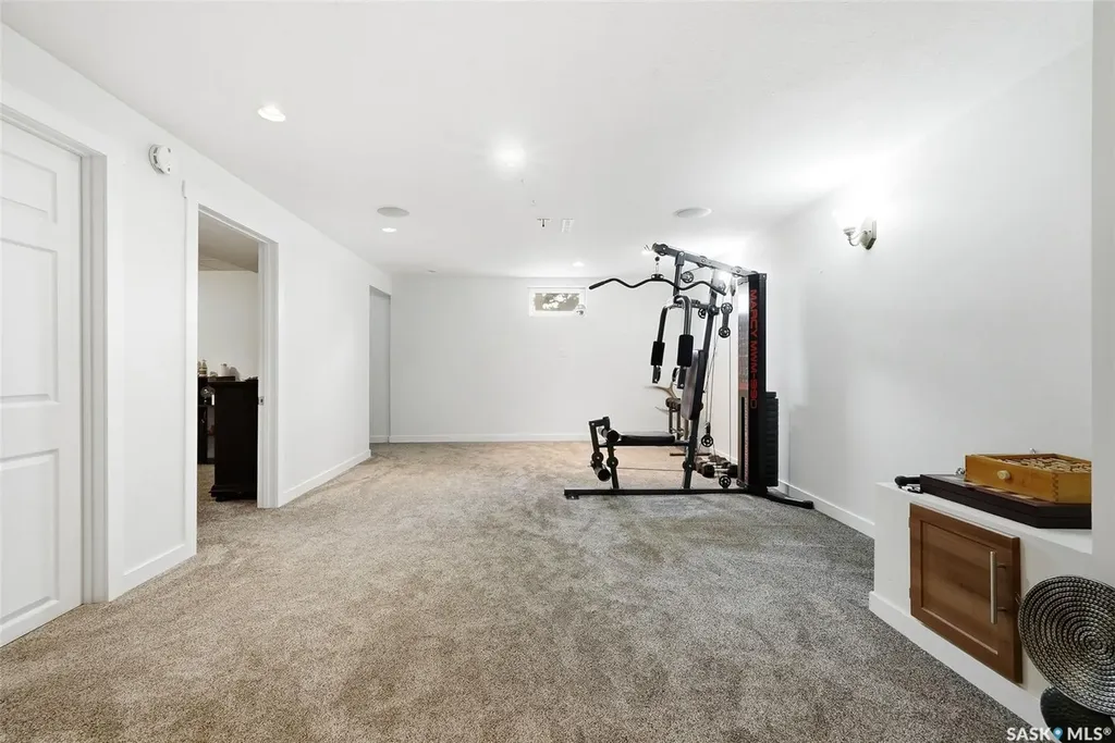 504 11th Street NE Weyburn SK S4H 1J9