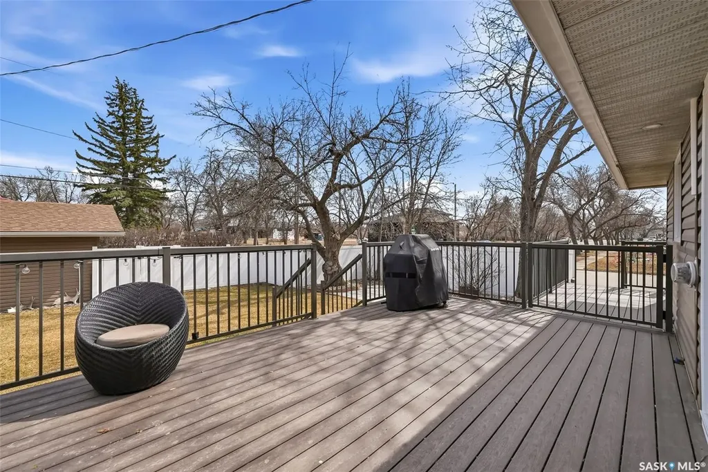 504 11th Street NE Weyburn SK S4H 1J9