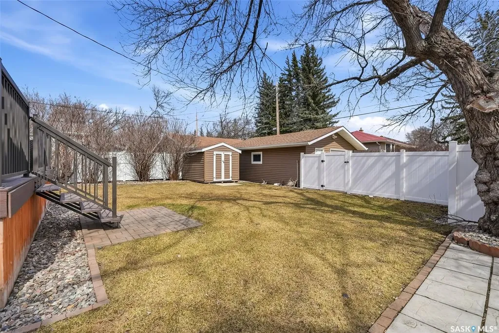 504 11th Street NE Weyburn SK S4H 1J9