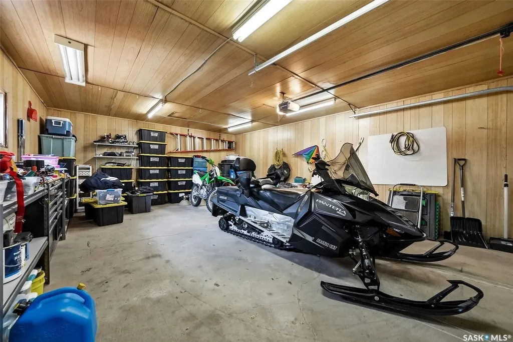 504 11th Street NE Weyburn SK S4H 1J9