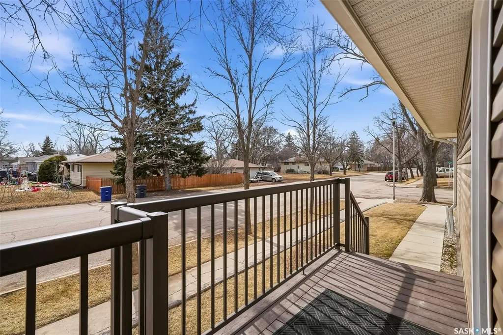504 11th Street NE Weyburn SK S4H 1J9