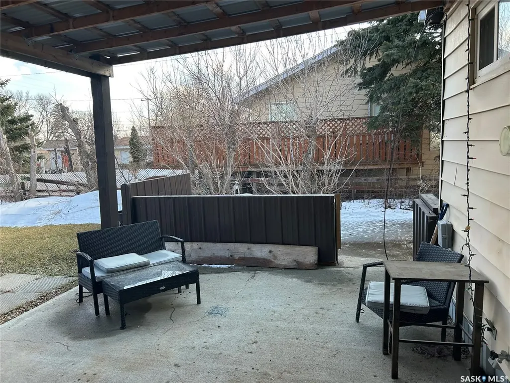 512 Railway Avenue Lampman SK S0C 1N0