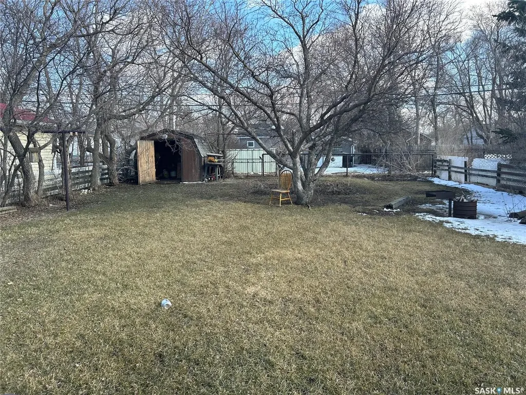 512 Railway Avenue Lampman SK S0C 1N0