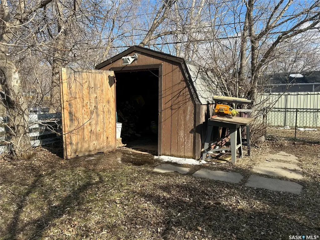 512 Railway Avenue Lampman SK S0C 1N0