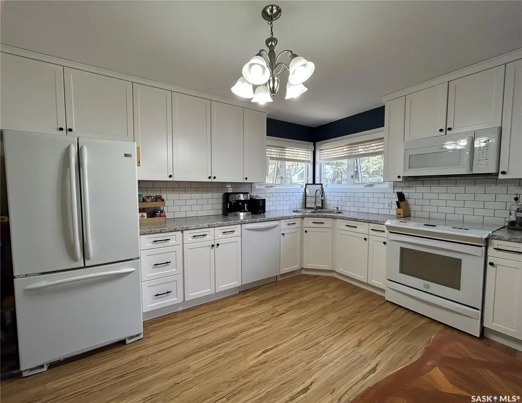 125 4th Avenue SE Swift Current SK S9H 3L3
