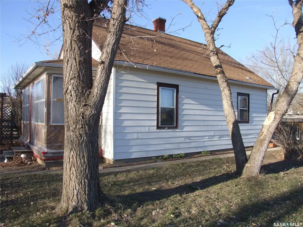 641 Maharg Avenue Burstall SK S0N 0H0