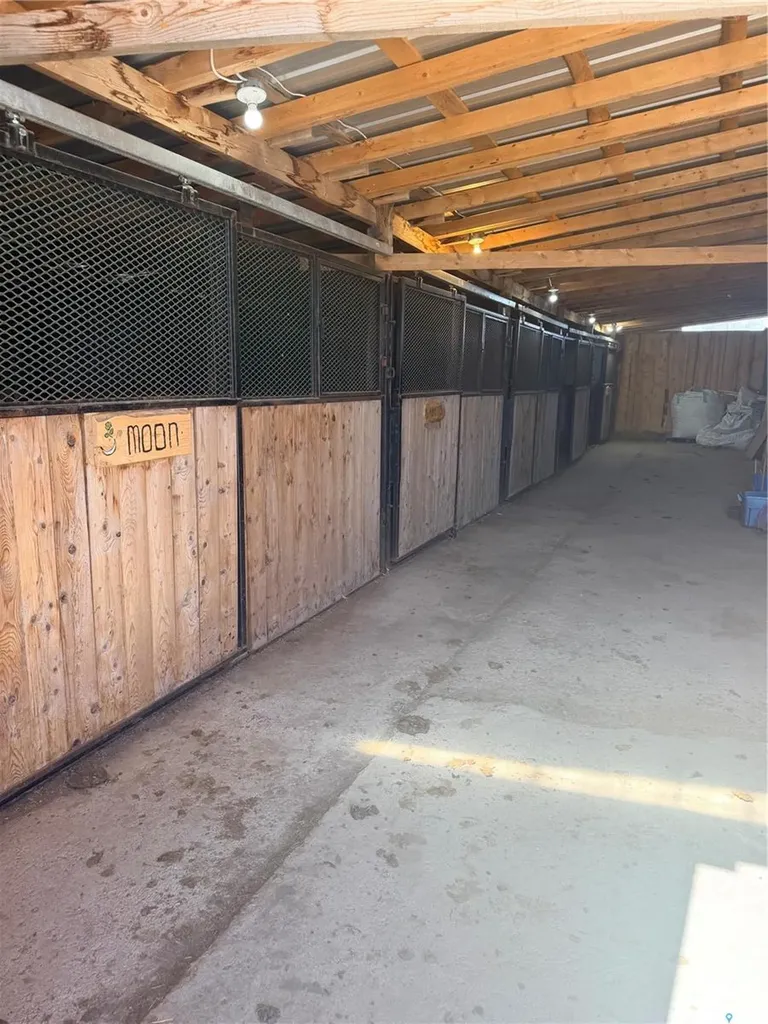 Mezzo Acreage Grid Road Tompkins SK S0N 2S0