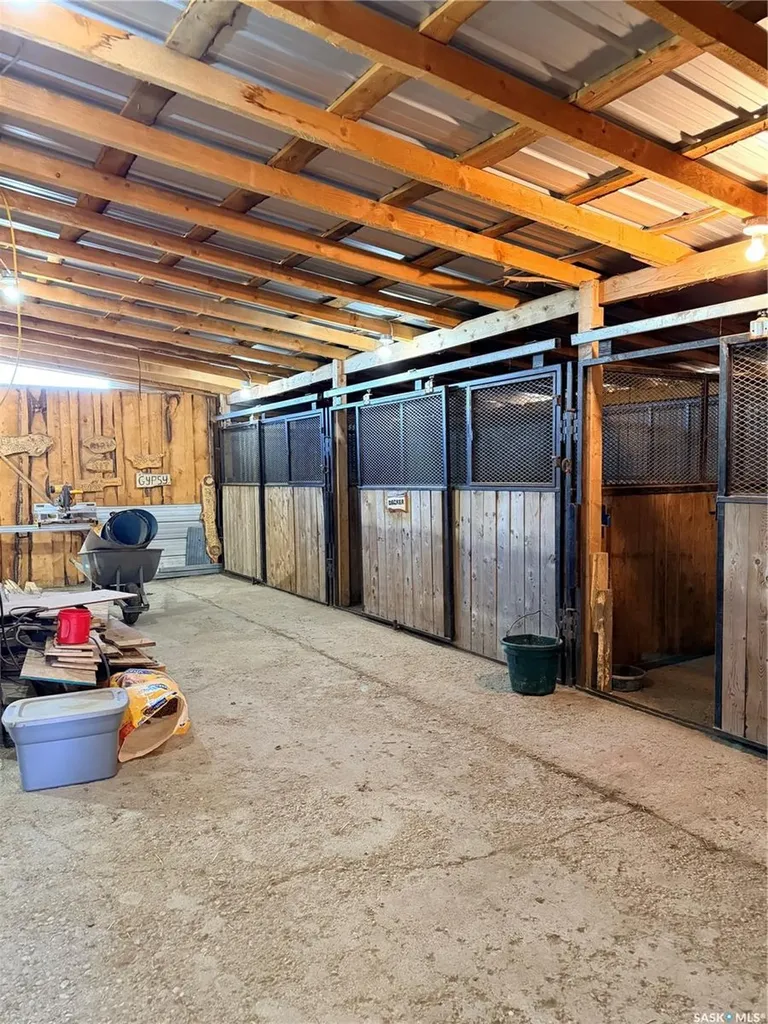 Mezzo Acreage Grid Road Tompkins SK S0N 2S0