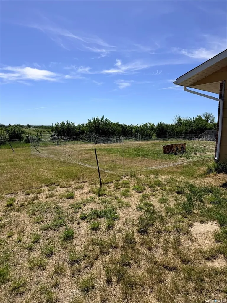 Mezzo Acreage Grid Road Tompkins SK S0N 2S0