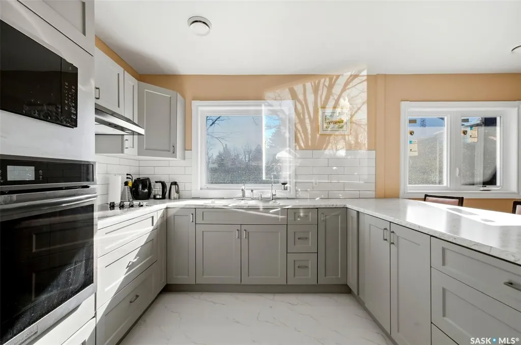 321 Elphinstone Street Regina SK S4R 3W7