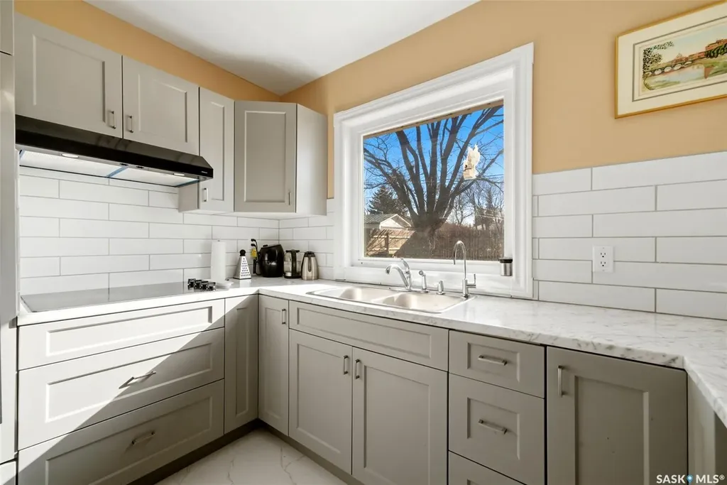 321 Elphinstone Street Regina SK S4R 3W7