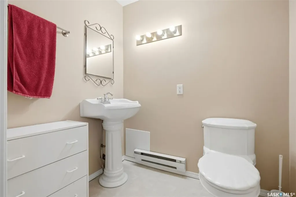 321 Elphinstone Street Regina SK S4R 3W7