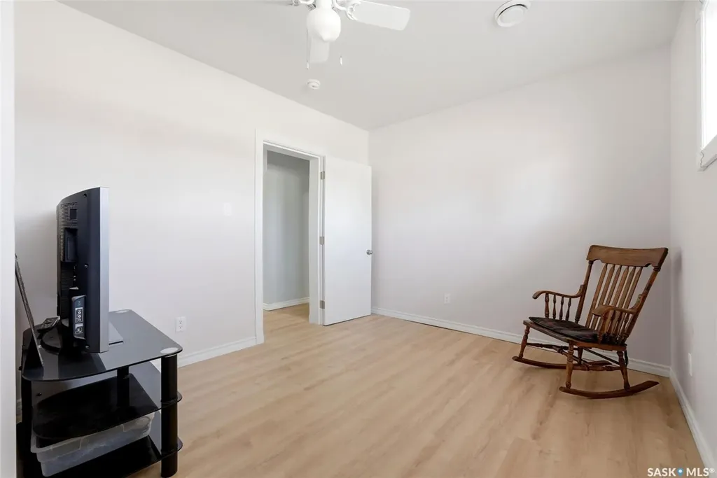 321 Elphinstone Street Regina SK S4R 3W7