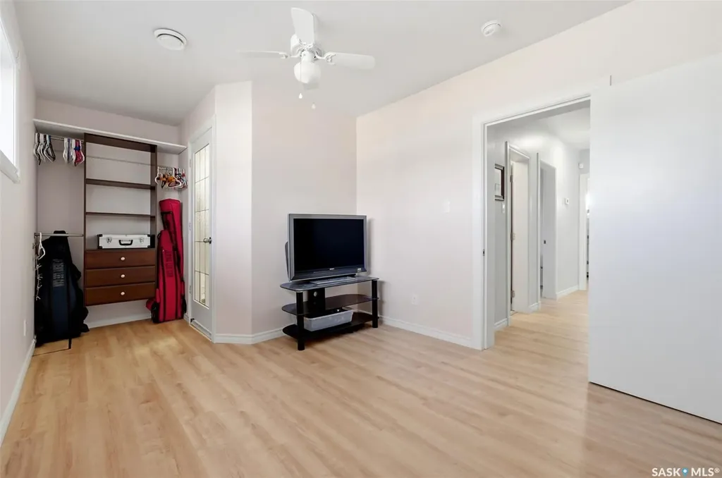 321 Elphinstone Street Regina SK S4R 3W7