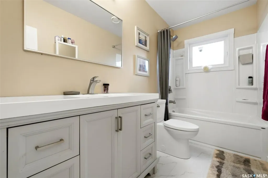 321 Elphinstone Street Regina SK S4R 3W7