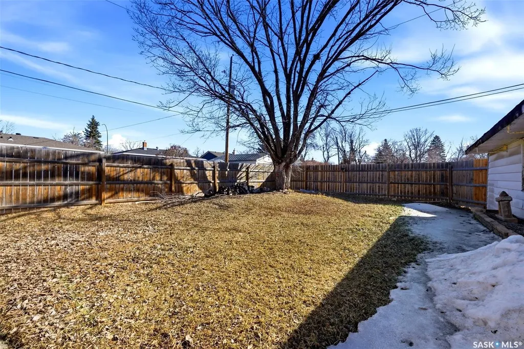 321 Elphinstone Street Regina SK S4R 3W7