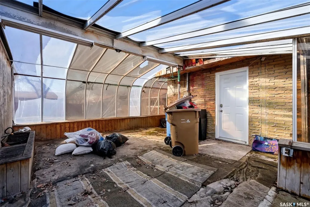321 Elphinstone Street Regina SK S4R 3W7