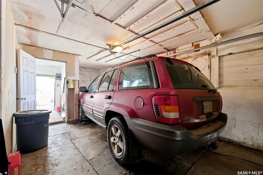 321 Elphinstone Street Regina SK S4R 3W7