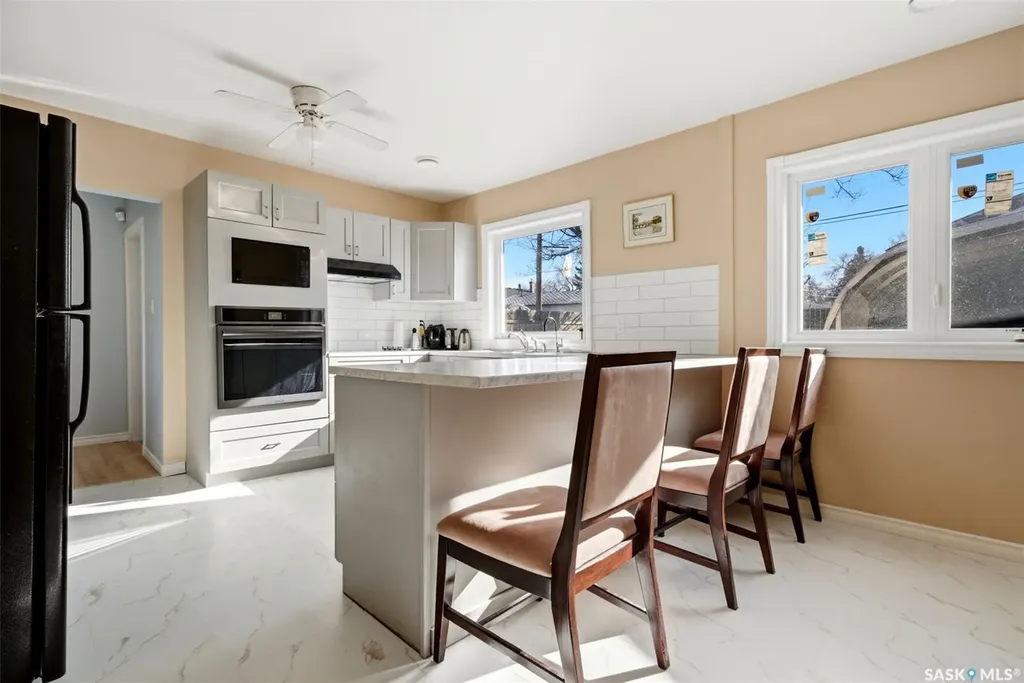 321 Elphinstone Street Regina SK S4R 3W7