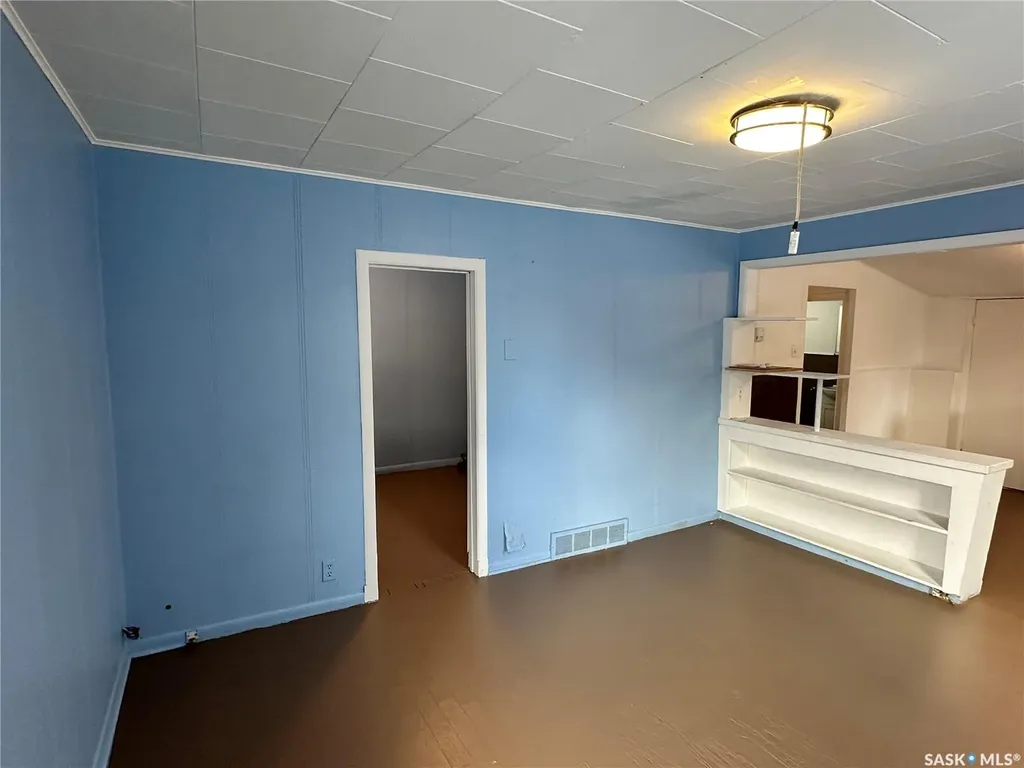 1502 F Avenue N Saskatoon SK S7L 1X9