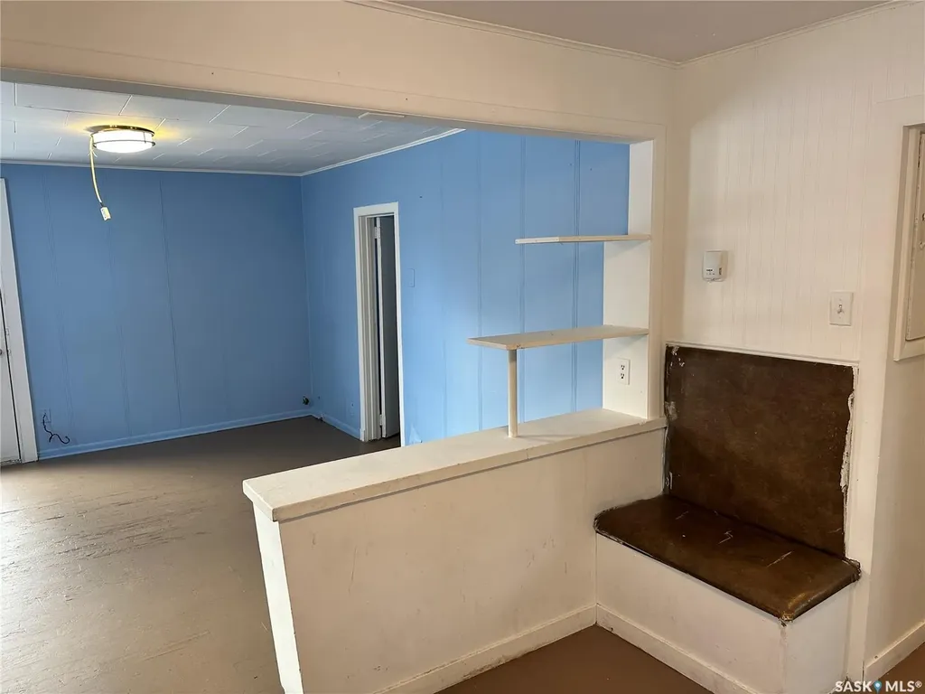 1502 F Avenue N Saskatoon SK S7L 1X9