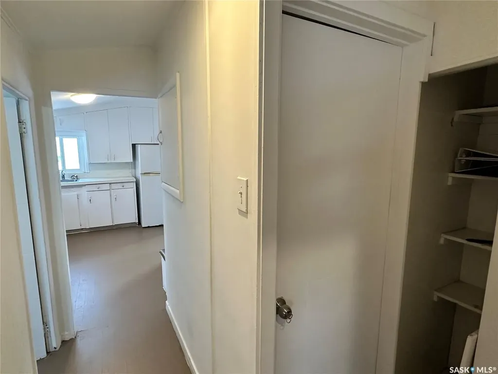 1502 F Avenue N Saskatoon SK S7L 1X9