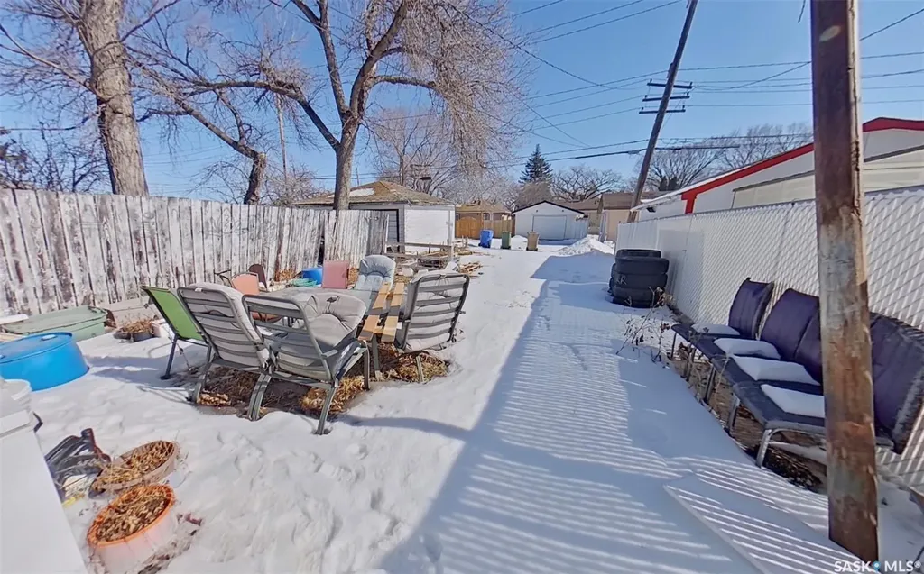 651 Queen Street Regina SK S4T 4A2