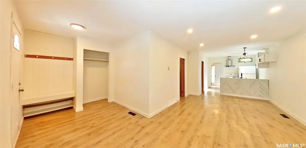 651 Queen Street Regina SK S4T 4A2