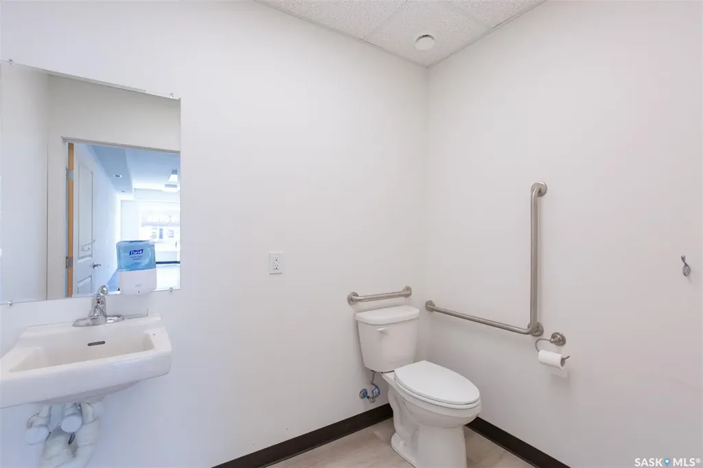 256 High Street W Moose Jaw SK S6H 1S7