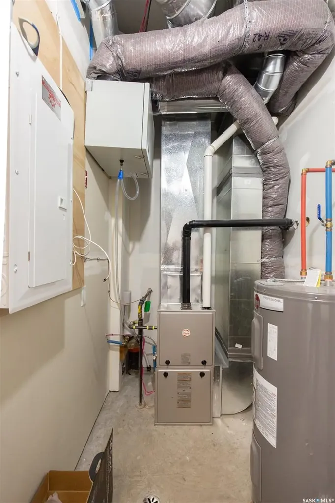 256 High Street W Moose Jaw SK S6H 1S7