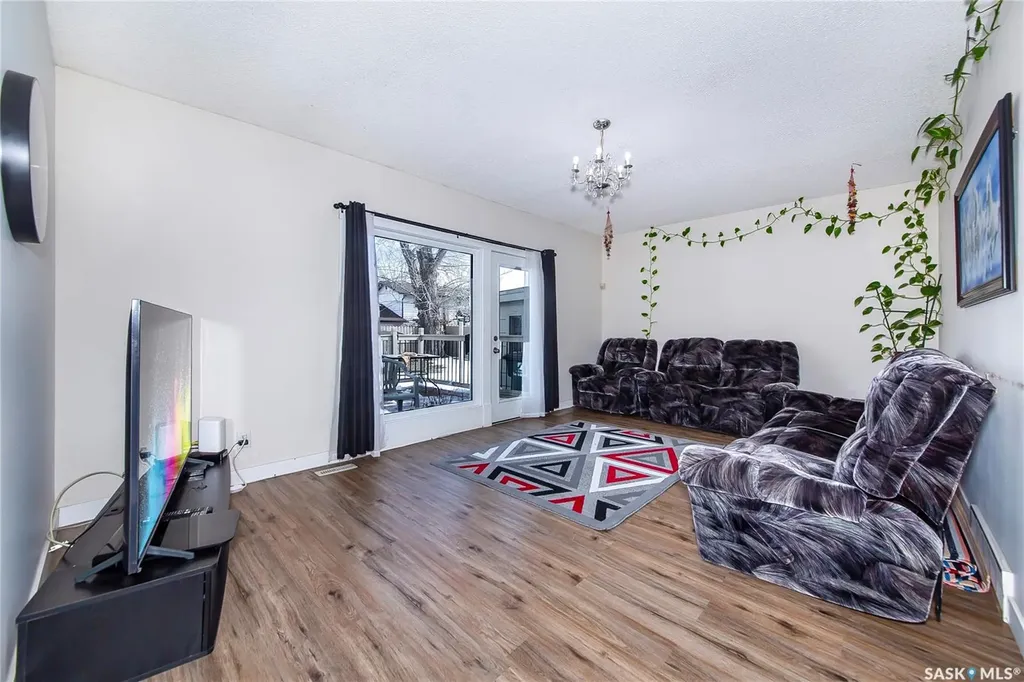 639 Redberry Road Saskatoon SK S7K 4S4