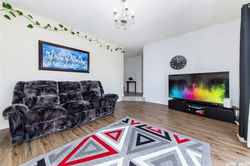 639 Redberry Road Saskatoon SK S7K 4S4