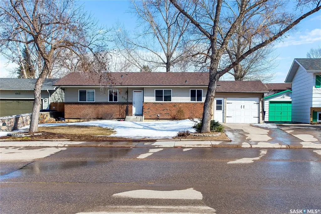 639 Redberry Road Saskatoon SK S7K 4S4