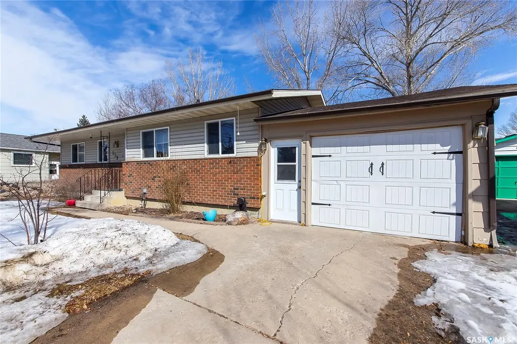 639 Redberry Road Saskatoon SK S7K 4S4