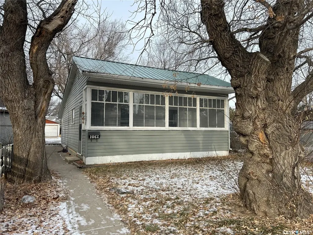 1042 Coteau Street W Moose Jaw SK S6H 5G4