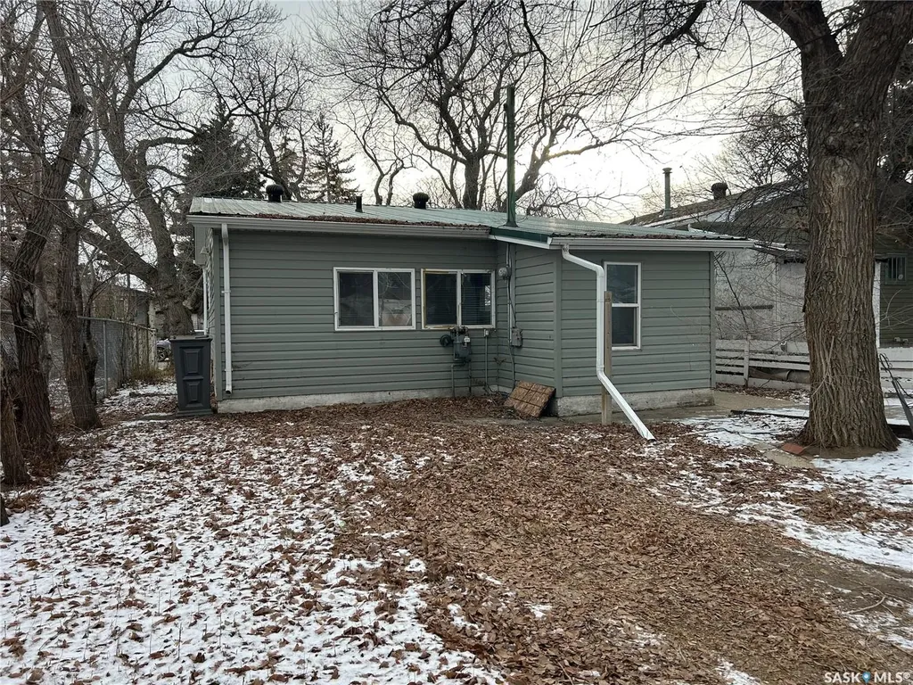 1042 Coteau Street W Moose Jaw SK S6H 5G4