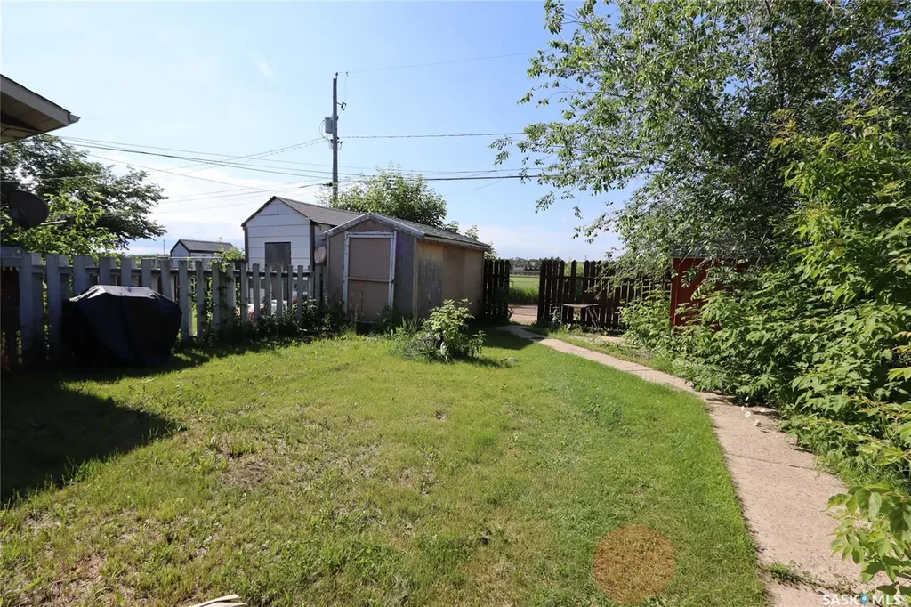 835 7th Street E Prince Albert SK S6V 6T3