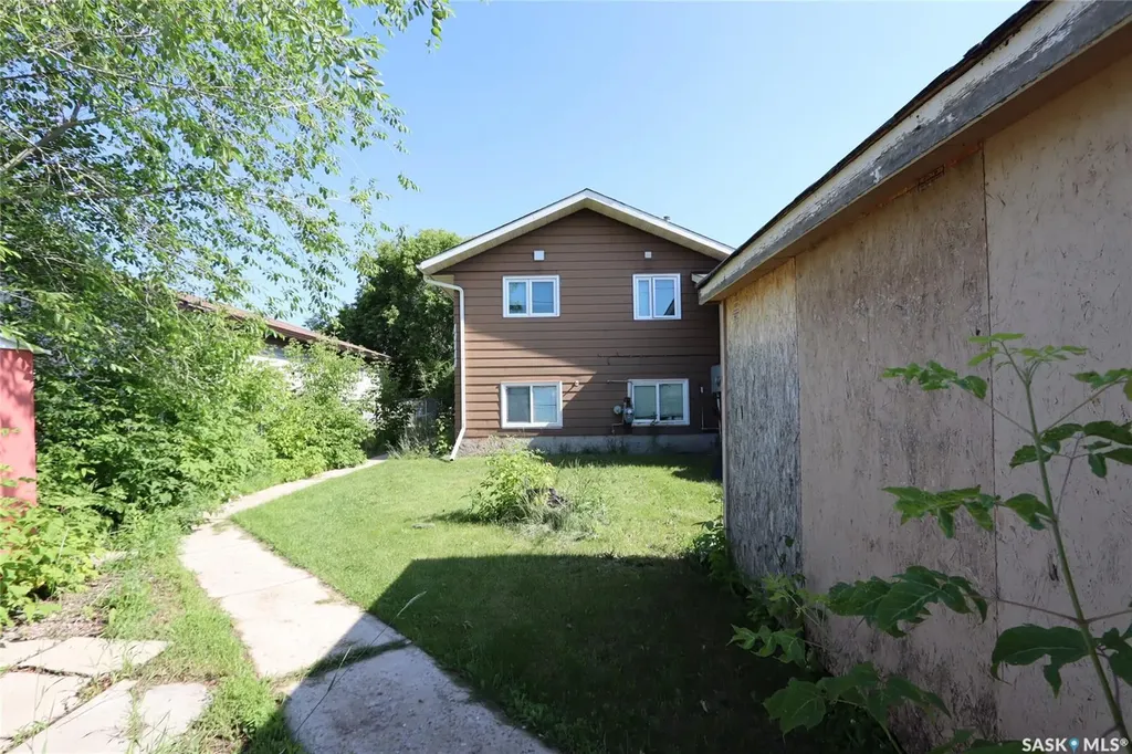 835 7th Street E Prince Albert SK S6V 6T3