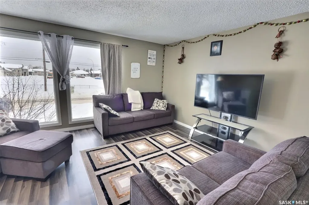 835 7th Street E Prince Albert SK S6V 6T3