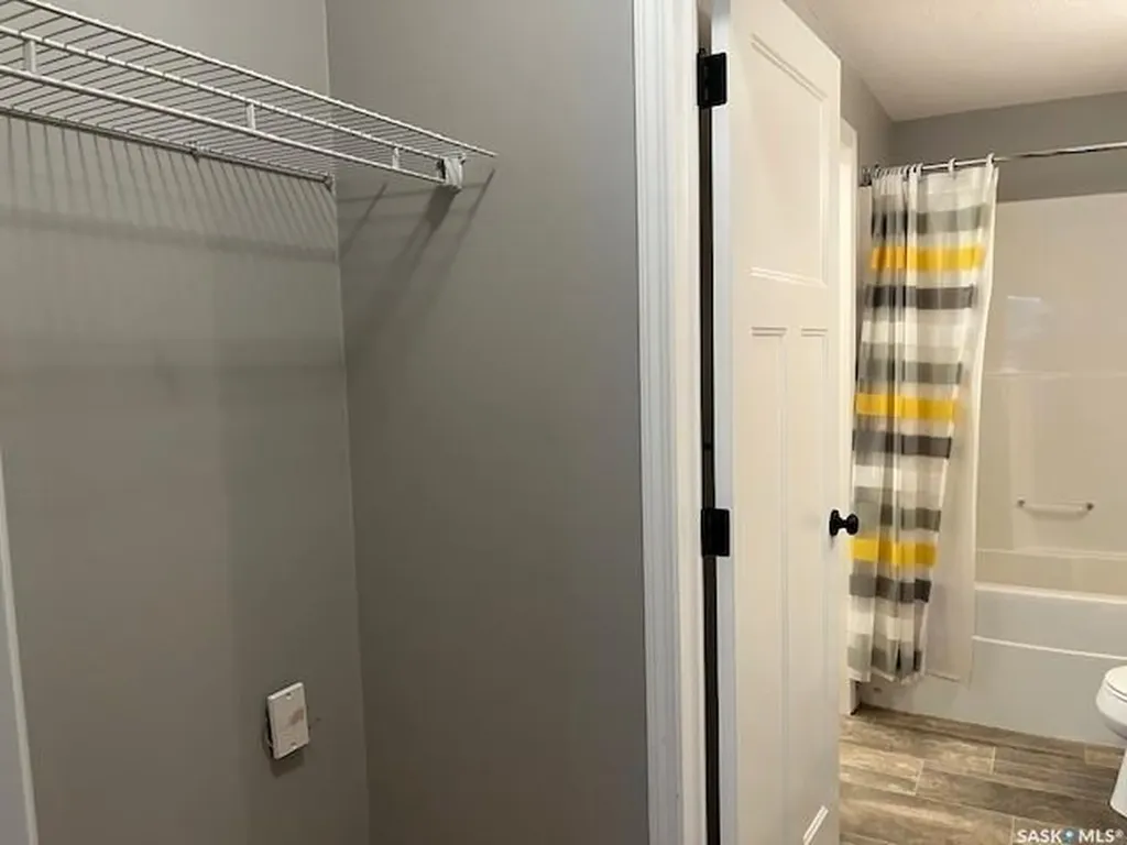 1220 Blackfoot Drive Regina SK S4S 6T2