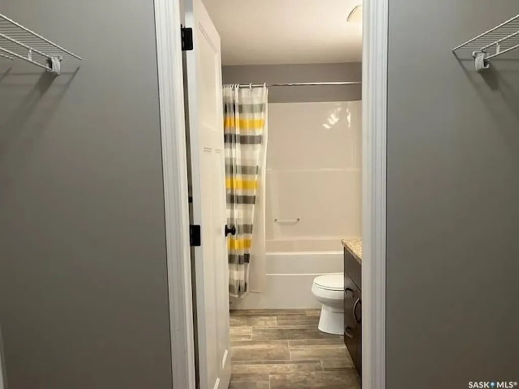 1220 Blackfoot Drive Regina SK S4S 6T2