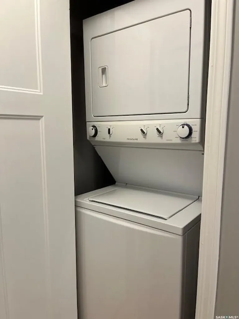 1220 Blackfoot Drive Regina SK S4S 6T2
