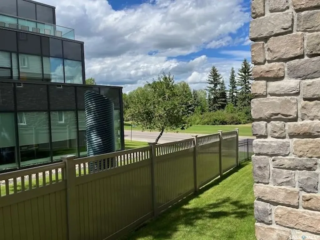 1220 Blackfoot Drive Regina SK S4S 6T2