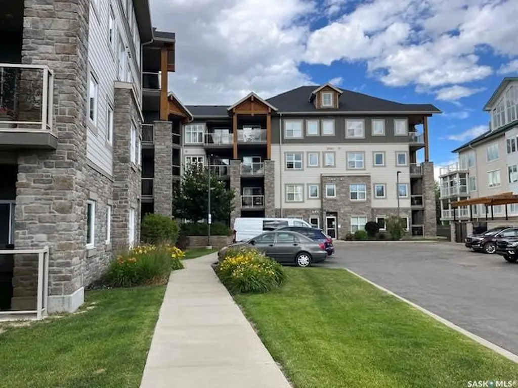 1220 Blackfoot Drive Regina SK S4S 6T2
