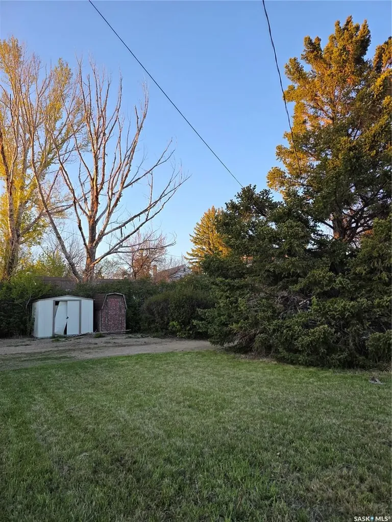 604 3rd Avenue NW Swift Current SK S9H 0S9